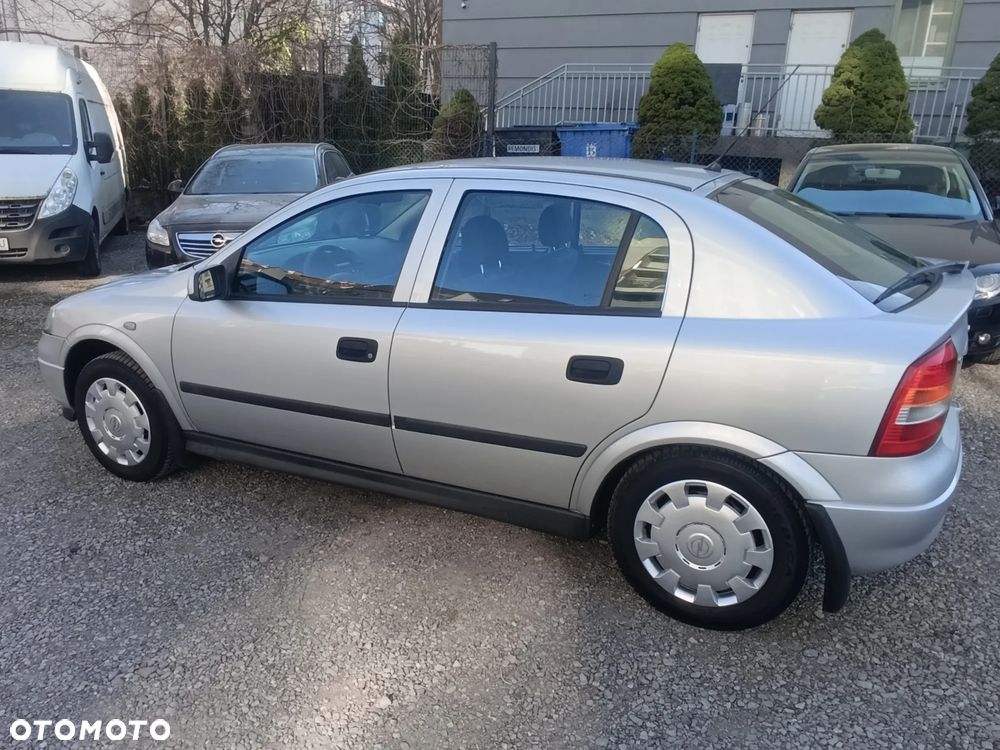 Opel Astra - 4