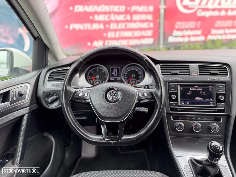 VW Golf 1.6 TDI Confortline - 13