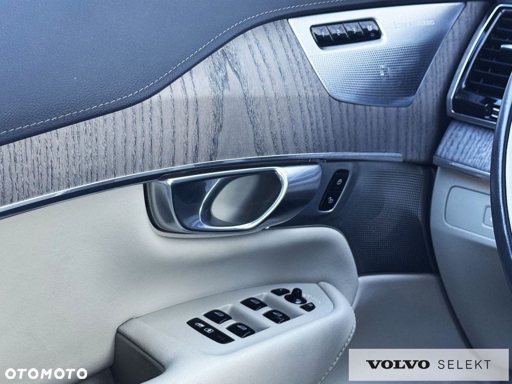Volvo XC 90 - 35