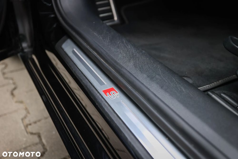 Audi A6 Avant 40 TDI quattro S tronic S line - 20