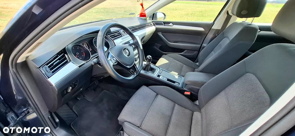 Volkswagen Passat 2.0 TDI (BlueMotion Technology) Comfortline - 10