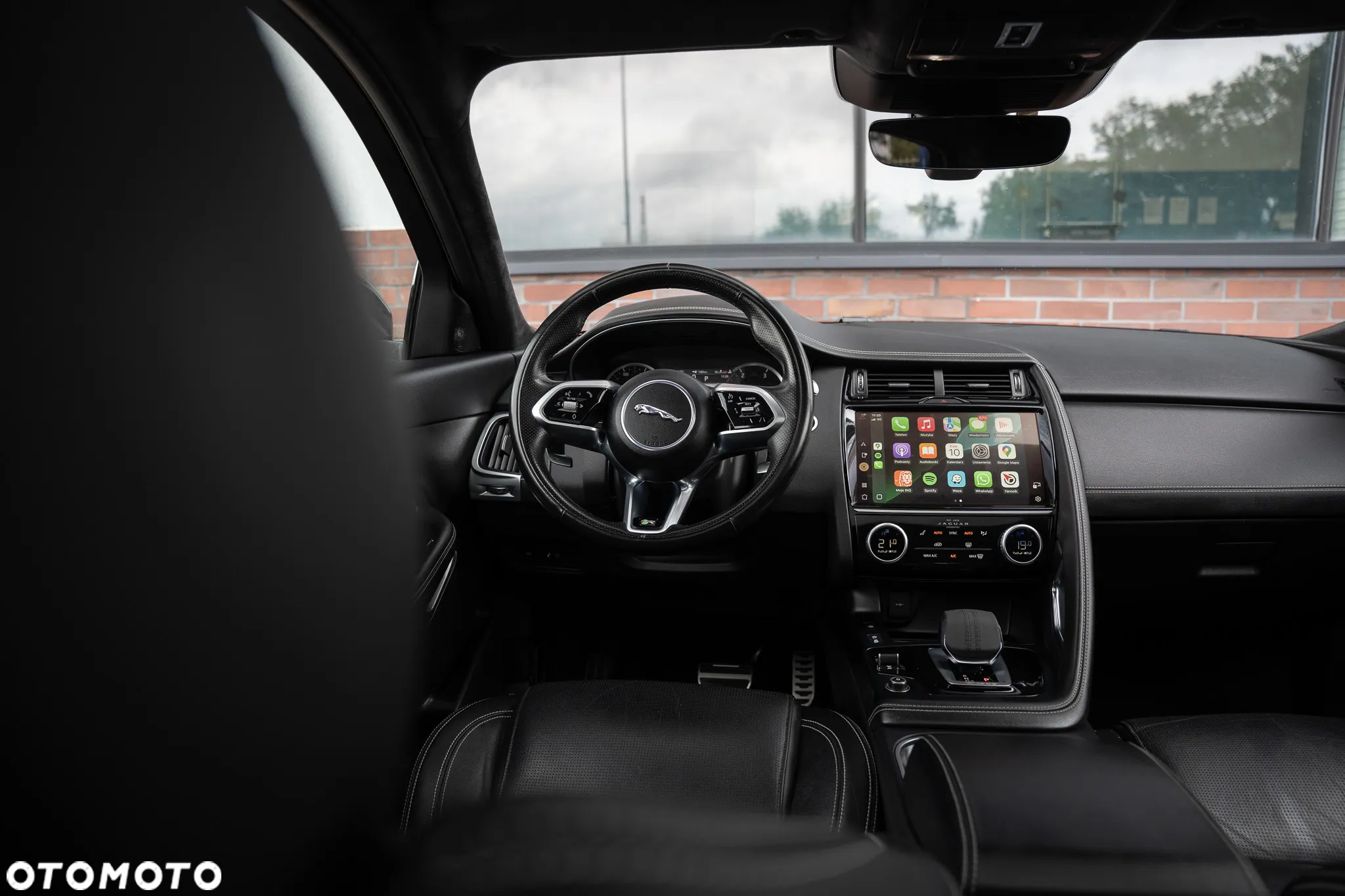 Jaguar E-Pace D200 AWD R-Dynamic - 25