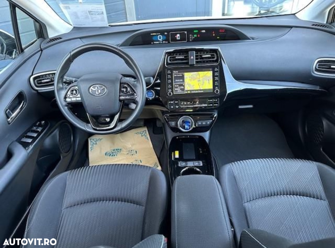 Toyota Prius Plug-in Hybrid Comfort - 11