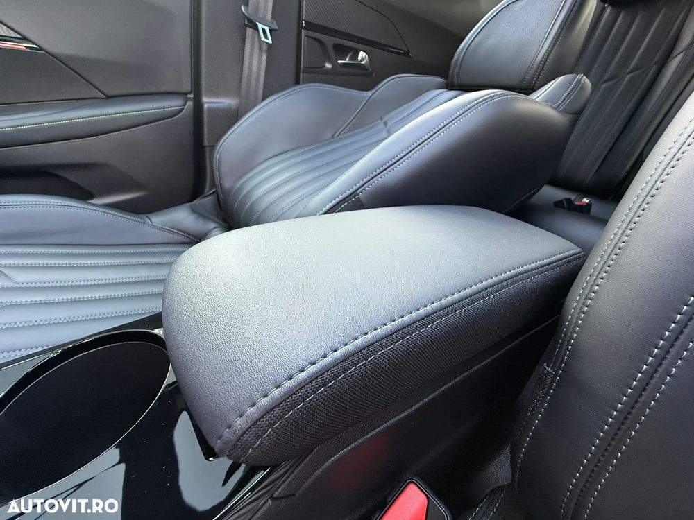 Peugeot 2008 PureTech 155 EAT8 GT - 27