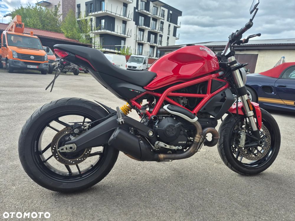 Ducati Monster - 10