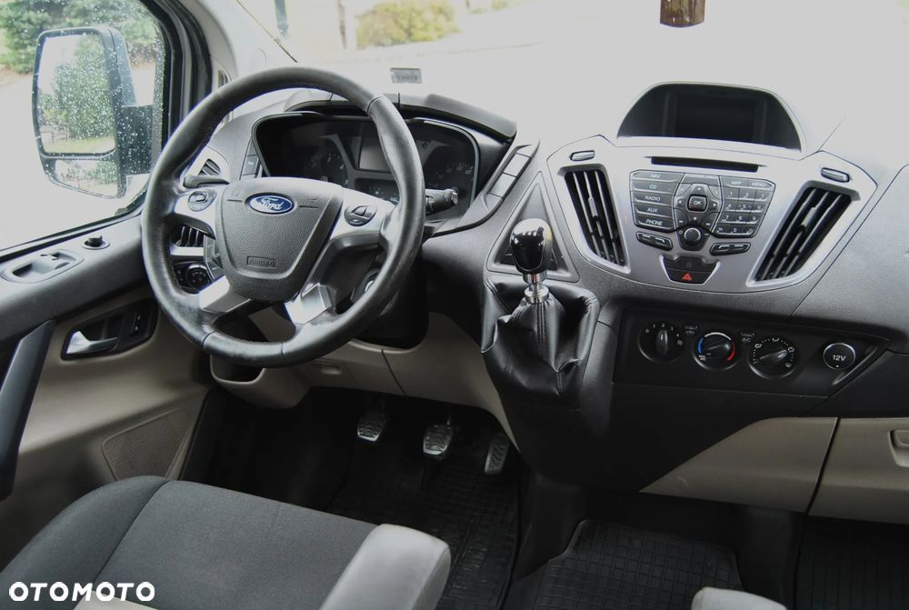 Ford Tourneo Custom - 11