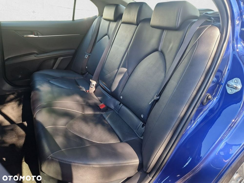 Toyota Camry - 23