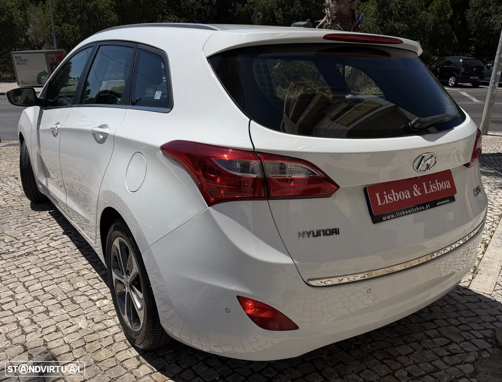 Hyundai i30 SW 1.6 CRDi Comfort+Navi - 5