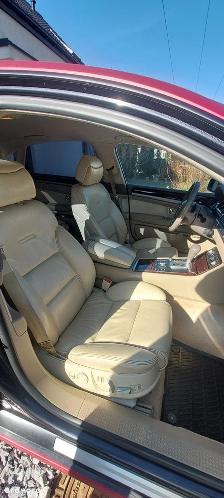Audi A8 4.2 L Quattro - 10