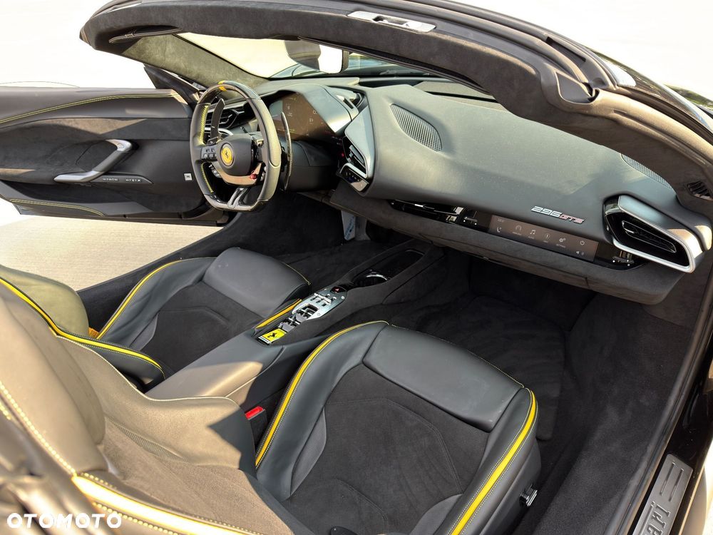 Ferrari 296 GTS - 11
