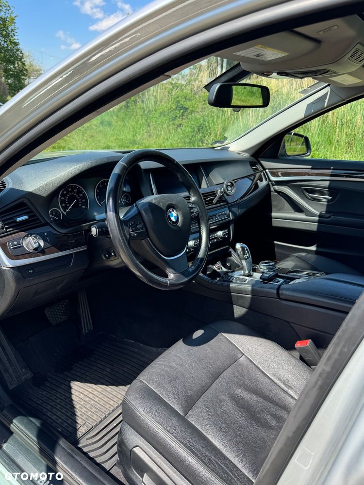 BMW Seria 5 528i xDrive Luxury Line - 8