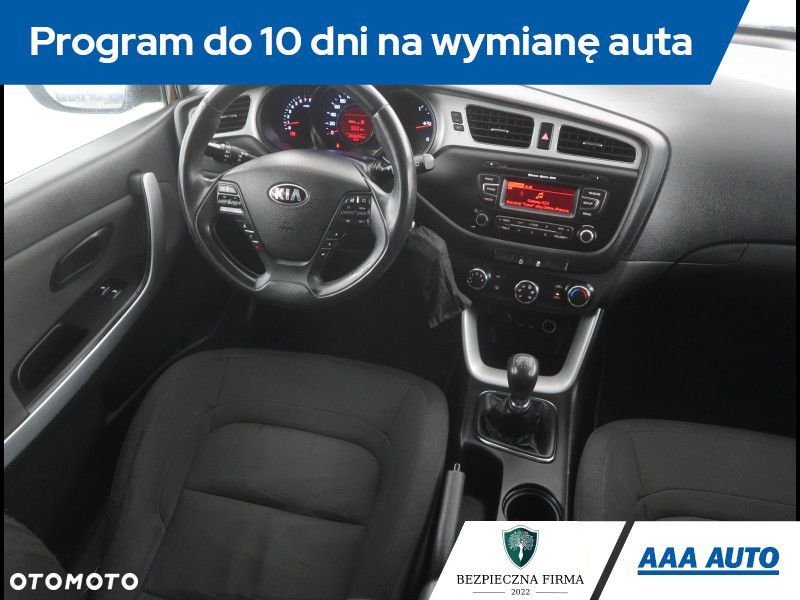 Kia Ceed - 8