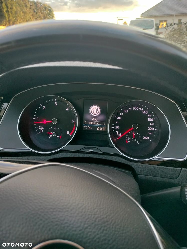 Volkswagen Passat - 2