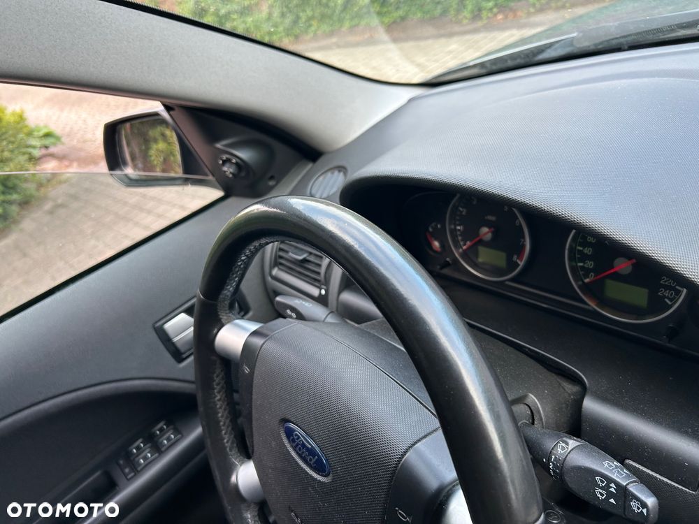 Ford Mondeo 2.0 Trend - 31