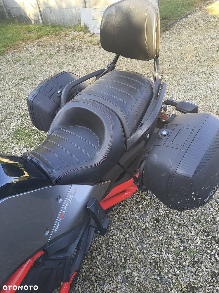 Can-Am Spyder - 9