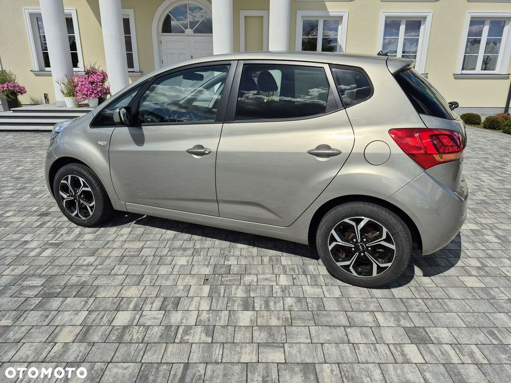 Kia Venga - 7