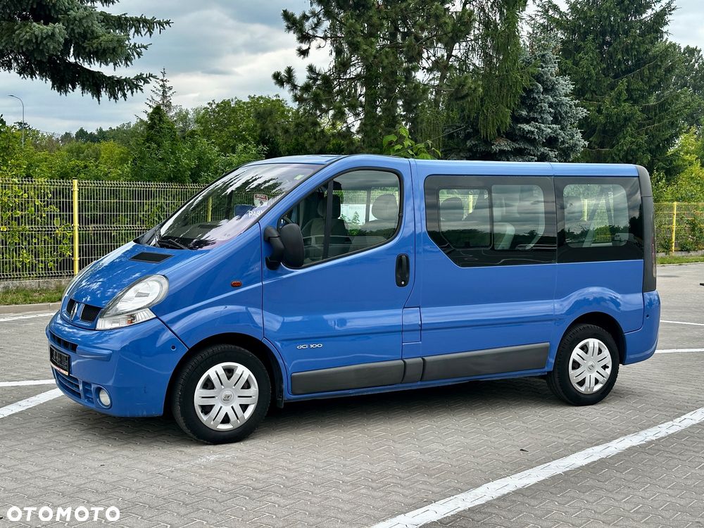 Renault Trafic Passenger - 16