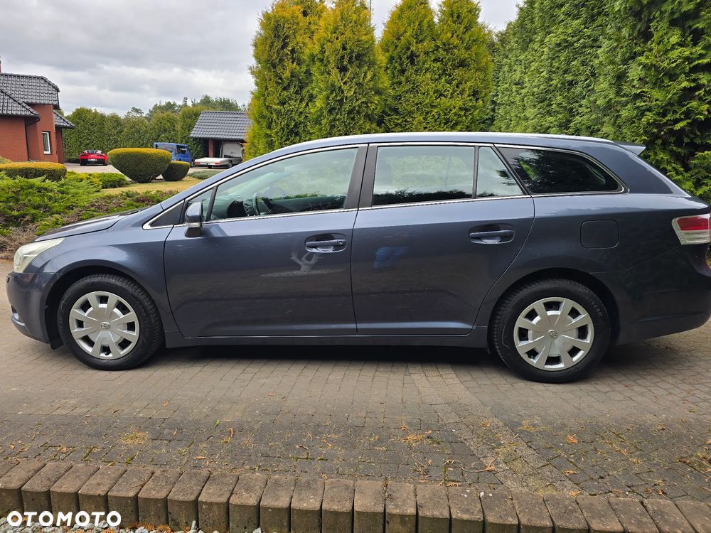 Toyota Avensis 1.6 Sol - 3