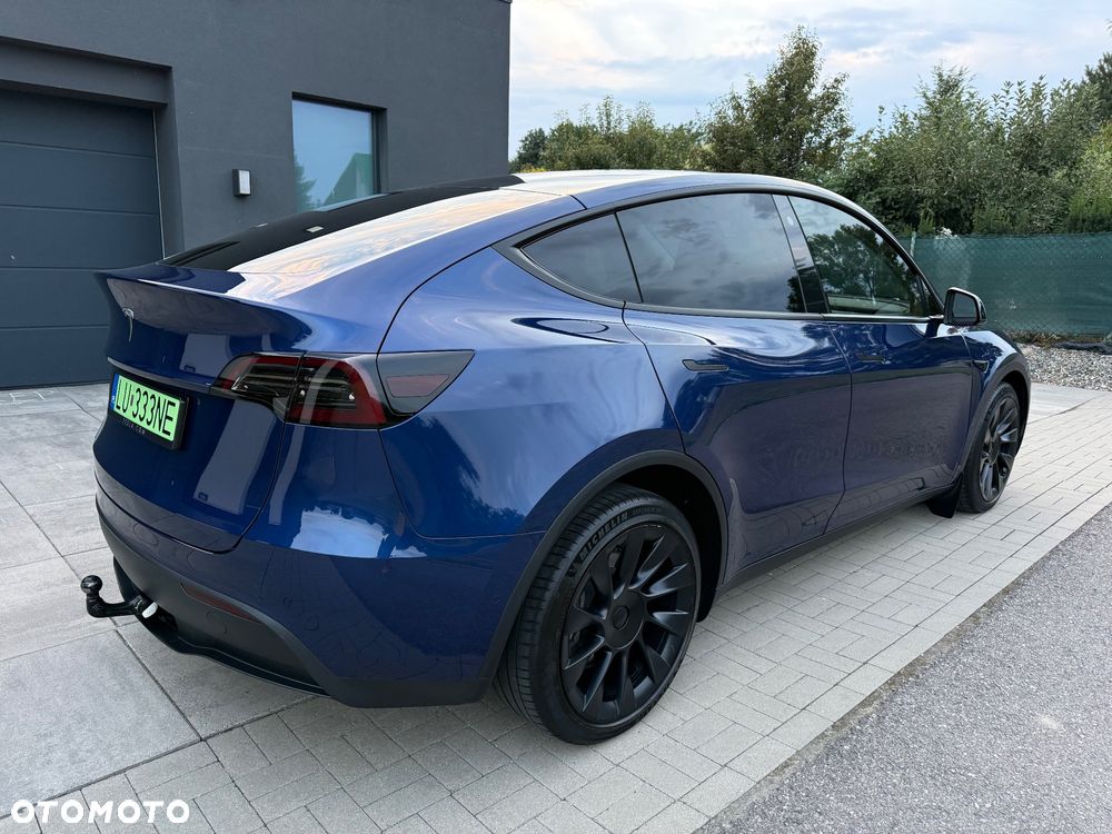 Tesla Model Y Long Range AWD - 3