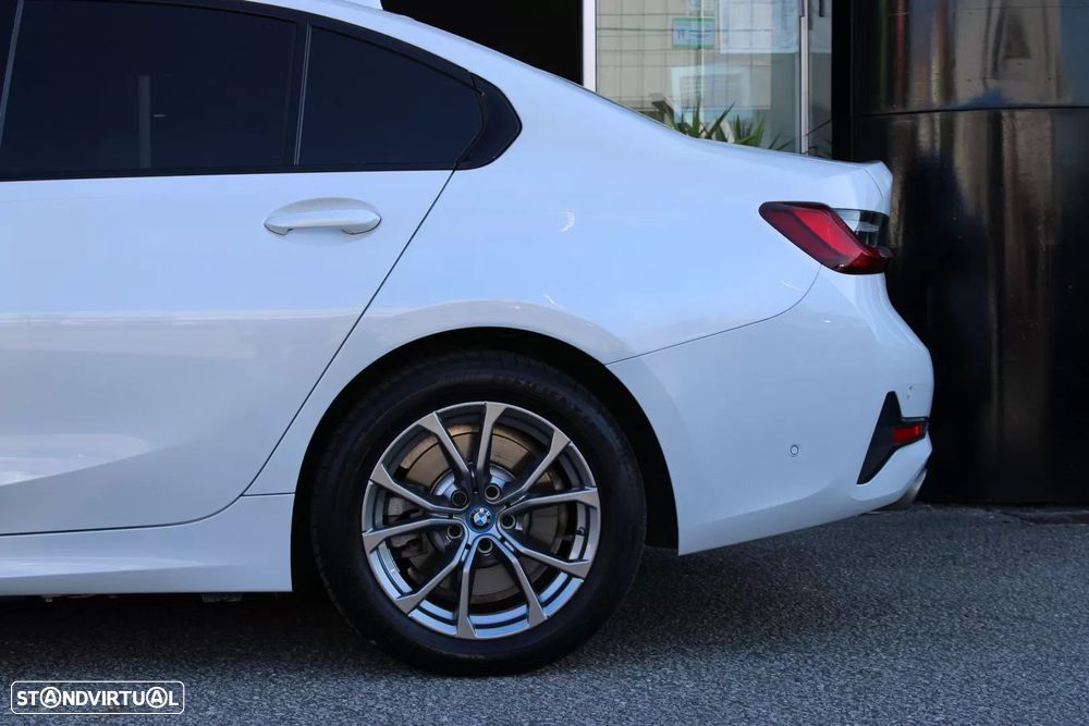 BMW 320 e Aut. Sport Line - 23