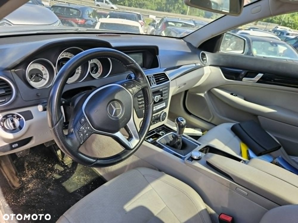 Mercedes-Benz Klasa C 220 CDI Edition - 12