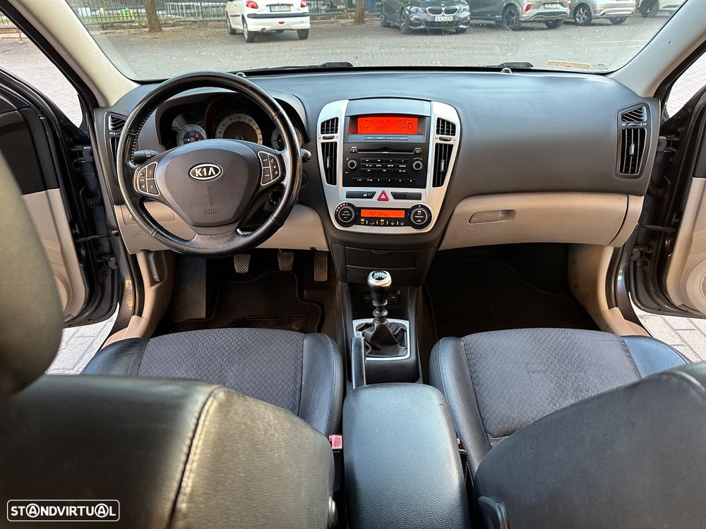 Kia Ceed SW 1.6 CRDi TX - 17