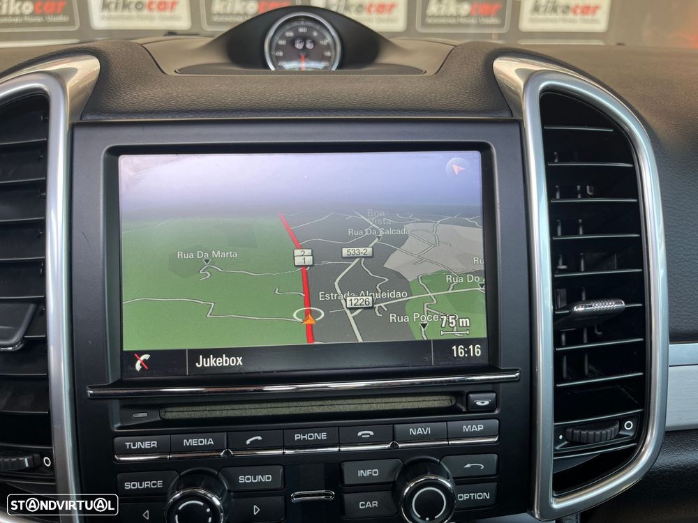 Porsche Cayenne Standard - 43