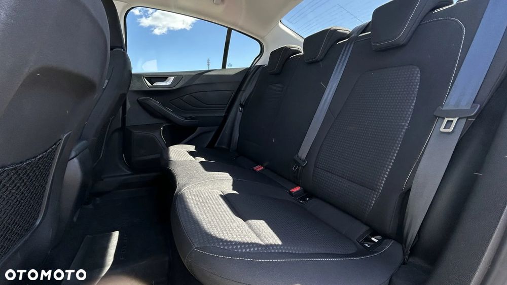 Ford Focus 1.0 EcoBoost Trend - 19