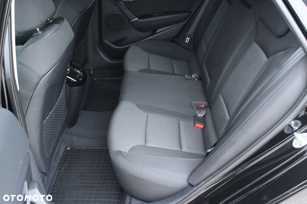 Hyundai i40 Kombi 1.7 CRDi DCT Premium - 31