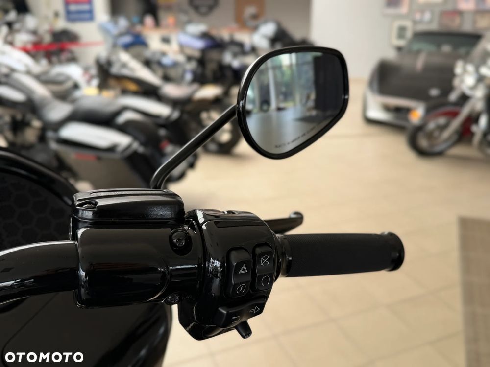 Harley-Davidson Touring Road Glide - 19