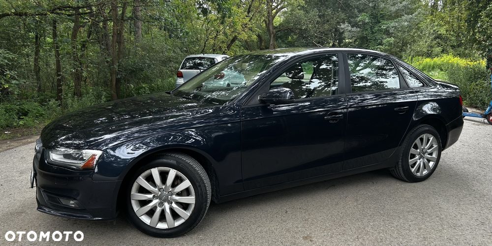Audi A4 Limousine - 8
