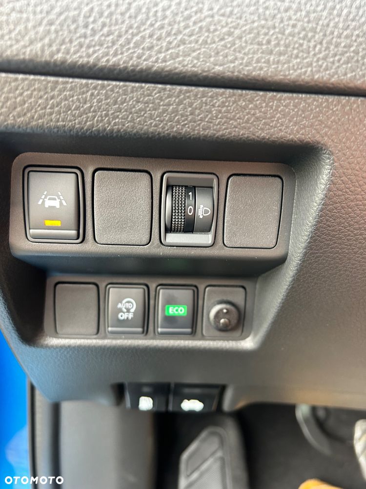 Nissan Qashqai 1.3 DIG-T N-Connecta DCT - 33