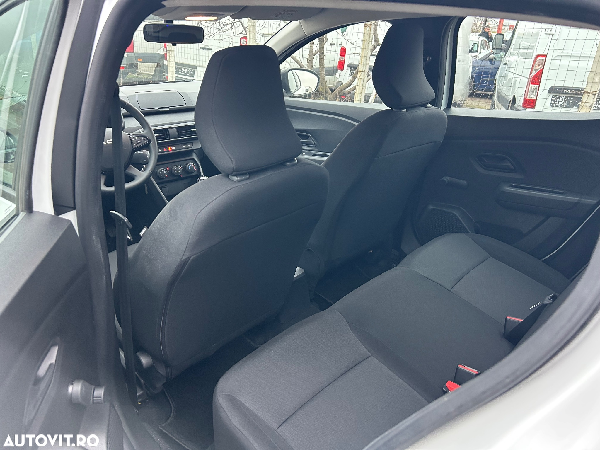 Dacia Sandero TCe 90 Essential - 13