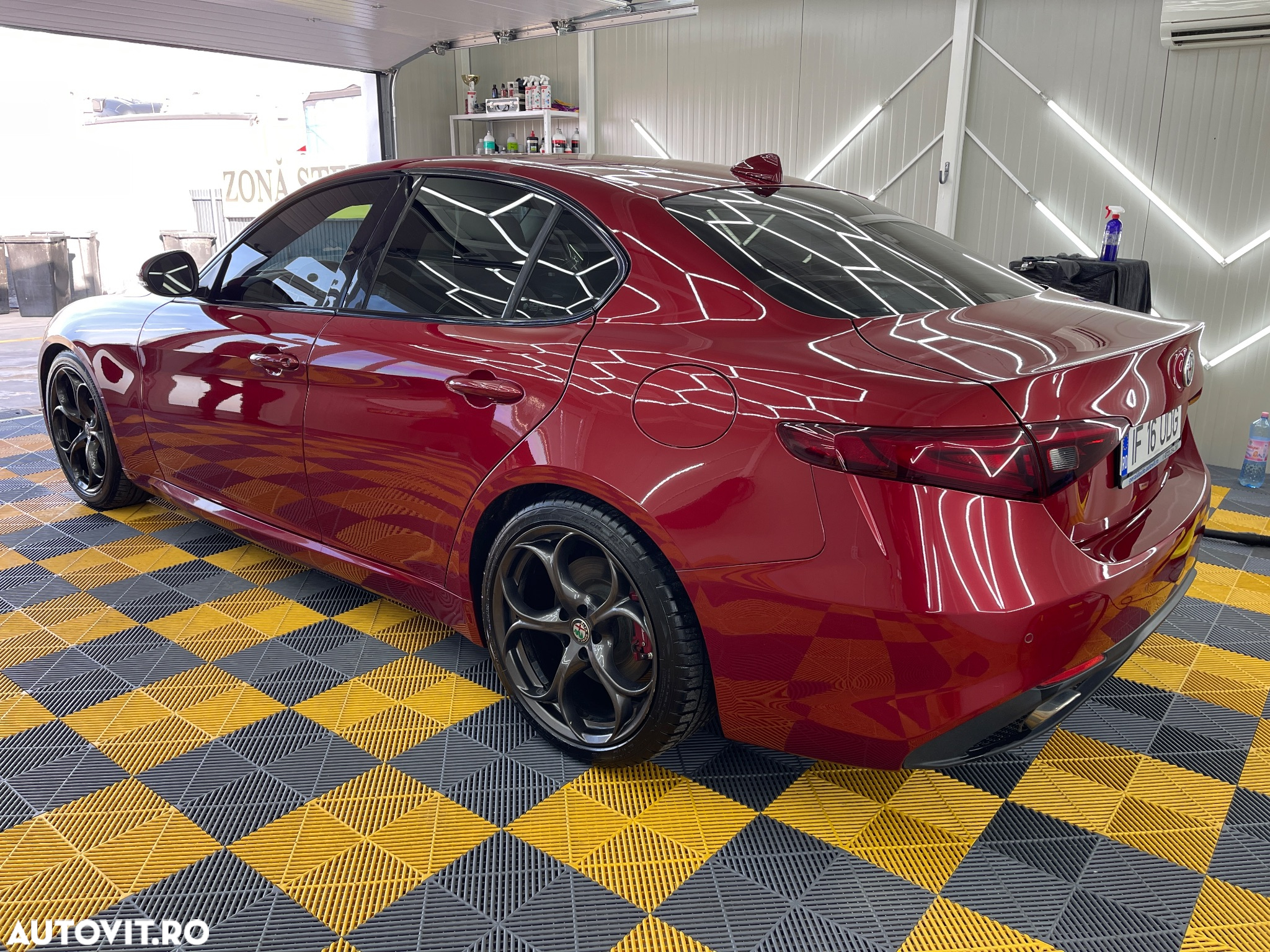 Alfa Romeo Giulia 2.0 Turbo 16V AT8 Veloce Ti - 10