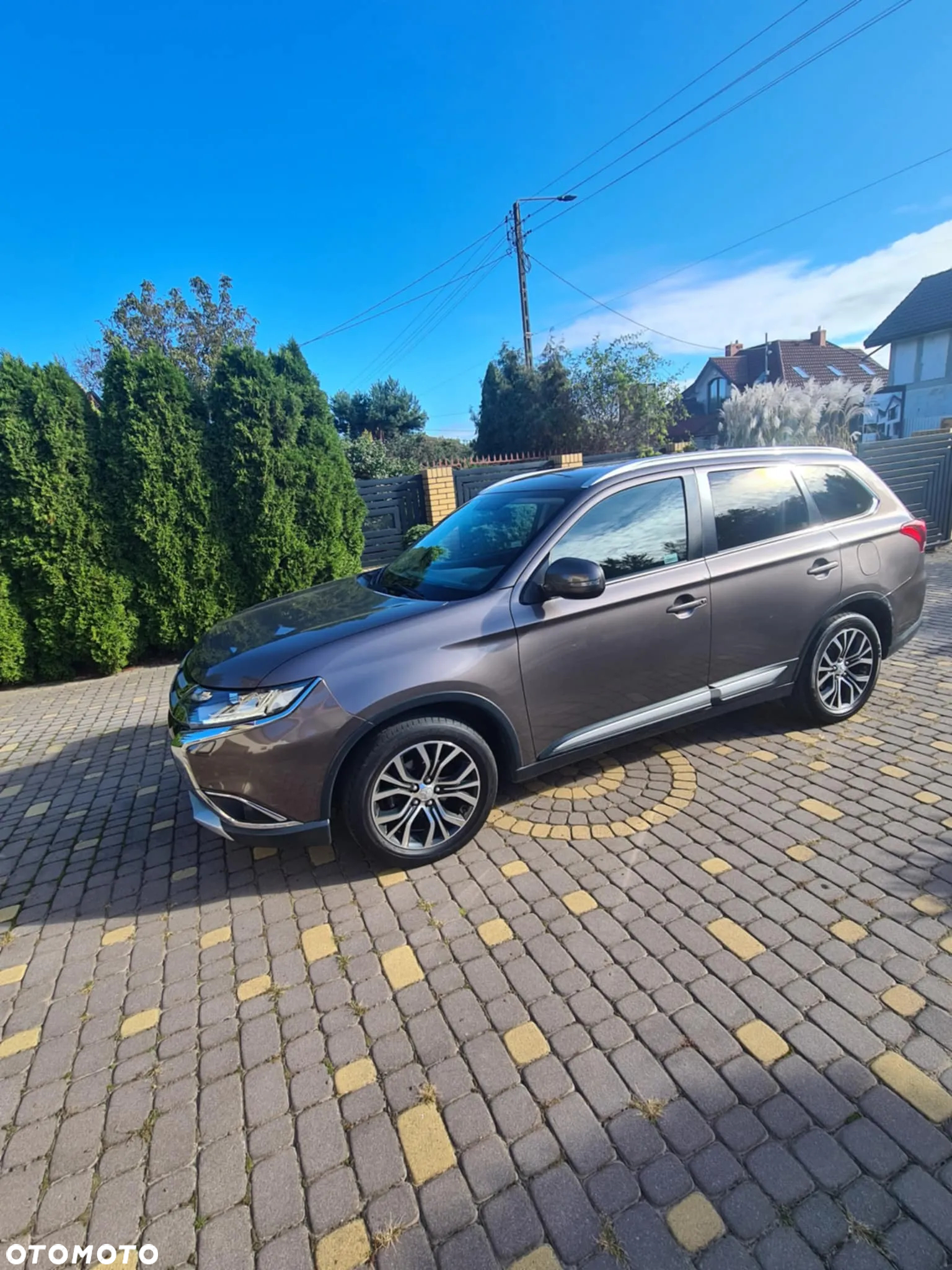 Mitsubishi Outlander 2.0 Intense + Navi 4WD CVT - 4