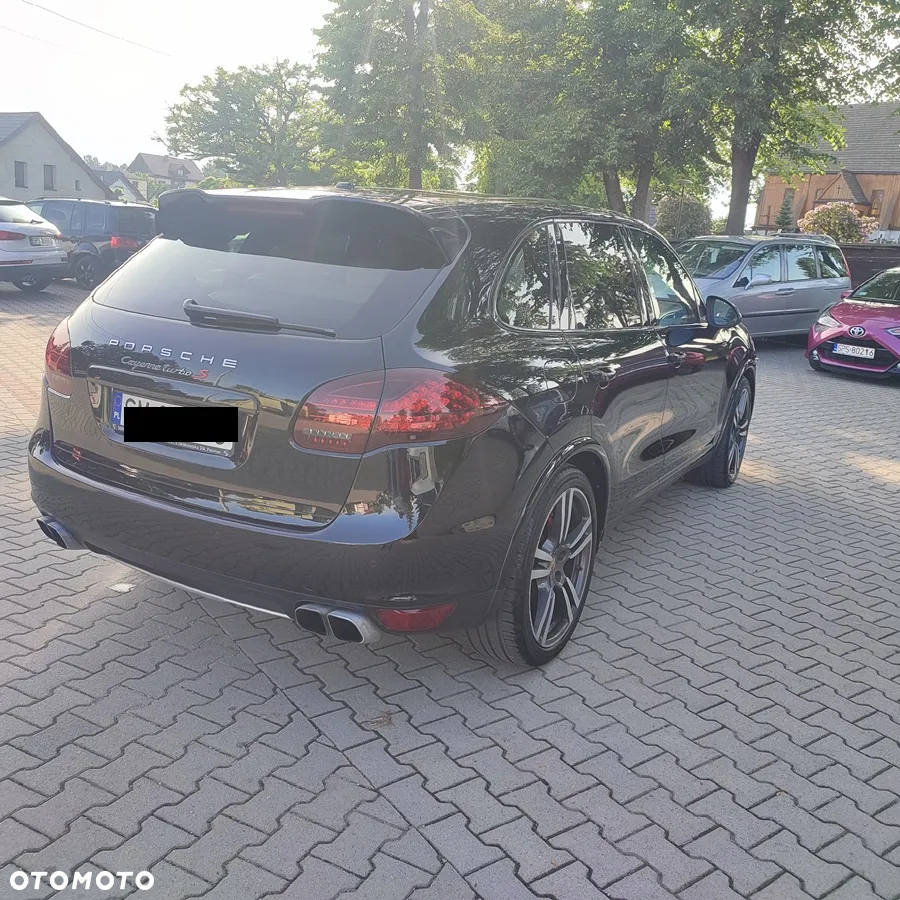 Porsche Cayenne Turbo S - 5