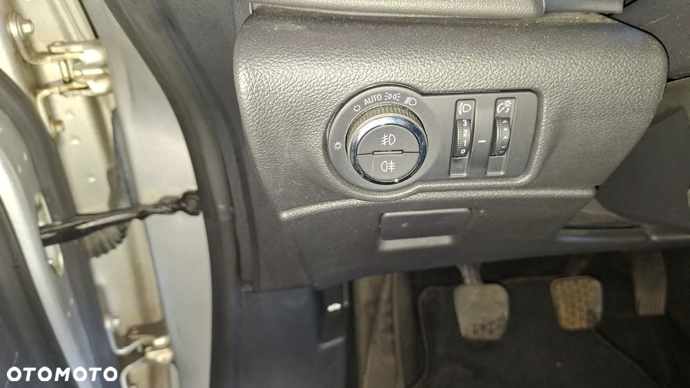 Opel Astra 1.4 Turbo 150 Jahre - 15