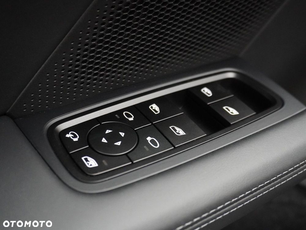 Porsche Taycan 105kWh 4S Black Edition - 22