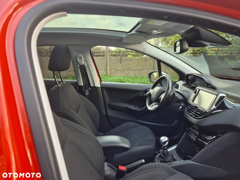 Peugeot 208 165 THP Stop & Start Allure - 26