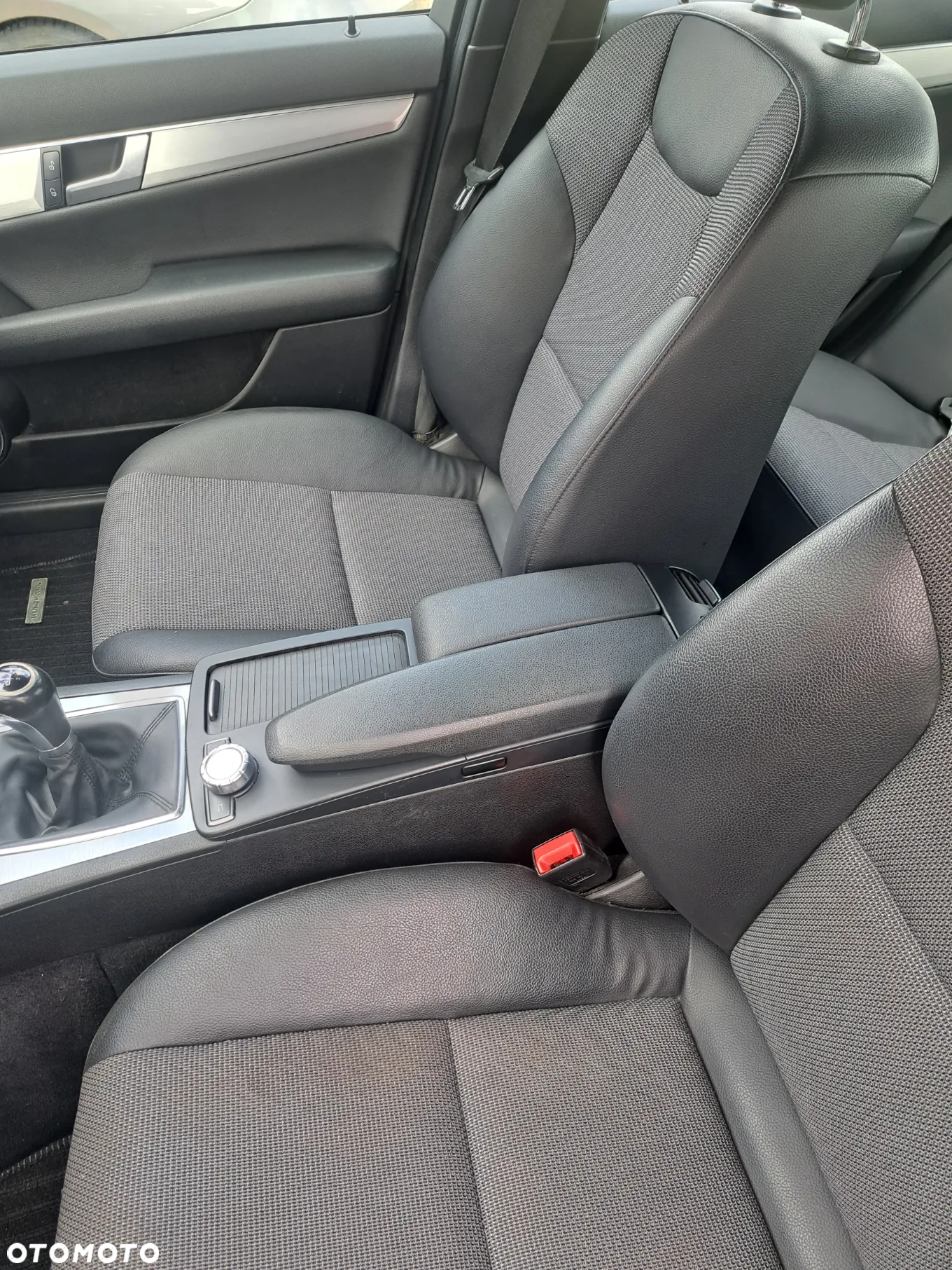Mercedes-Benz Klasa C 180 T CDI DPF (BlueEFFICIENCY) Avantgarde - 21