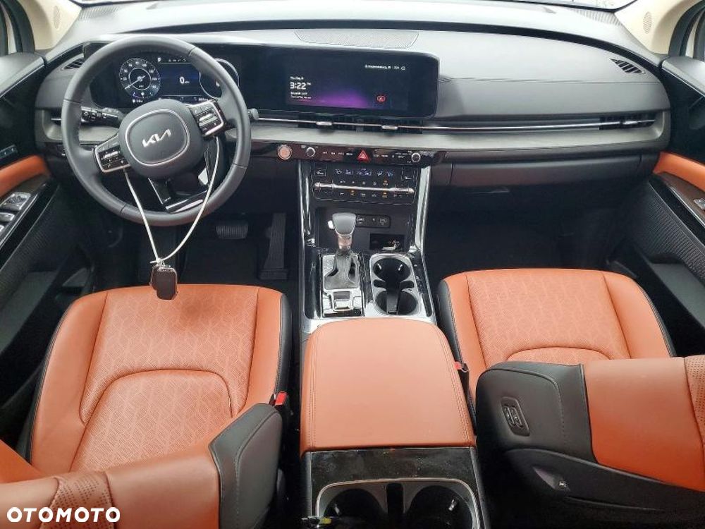 Kia Carnival - 9
