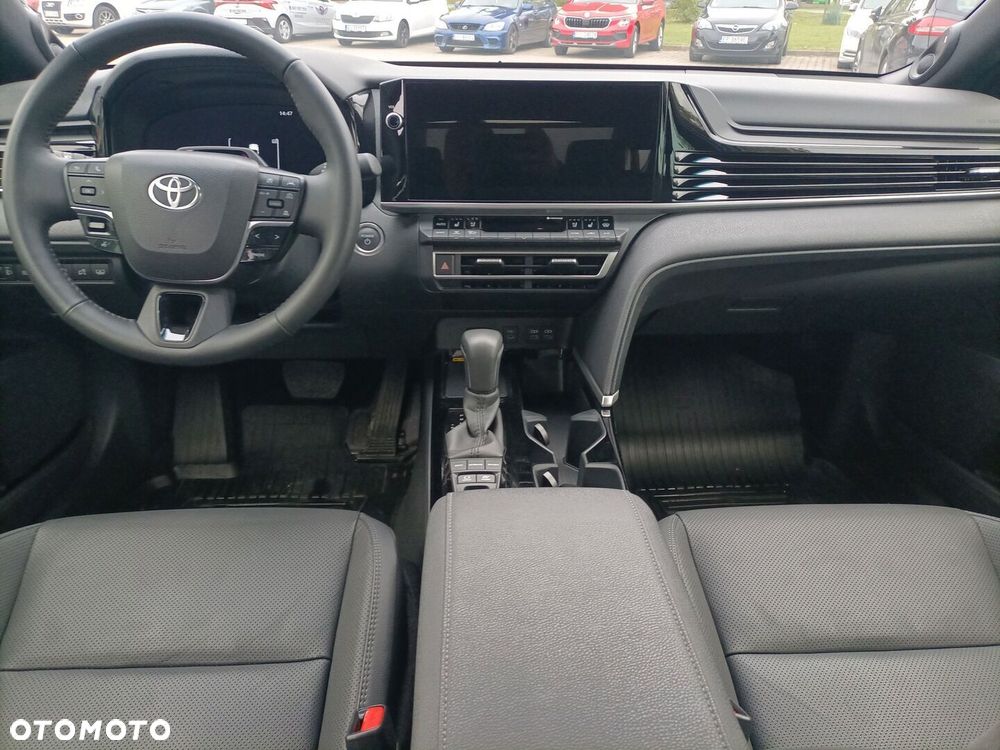Toyota Camry - 11