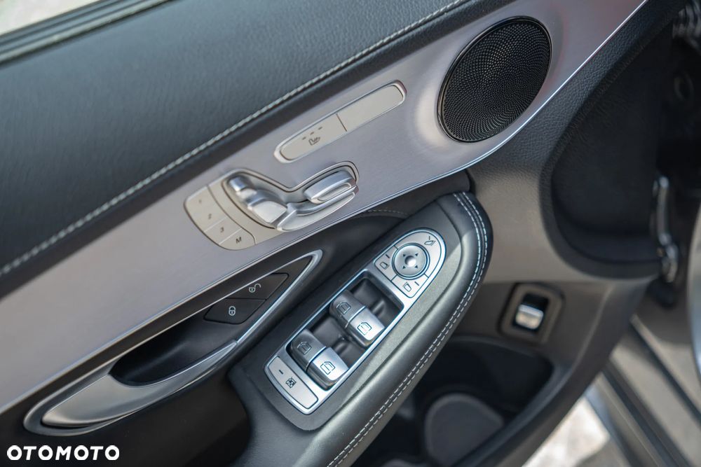 Mercedes-Benz Klasa C AMG 63 AMG Speedshift 7G-MCT - 12