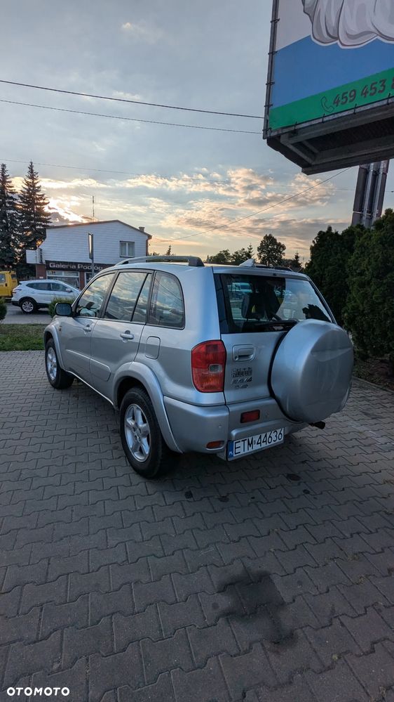 Toyota RAV4 2.0 D-4D 4x4 - 4