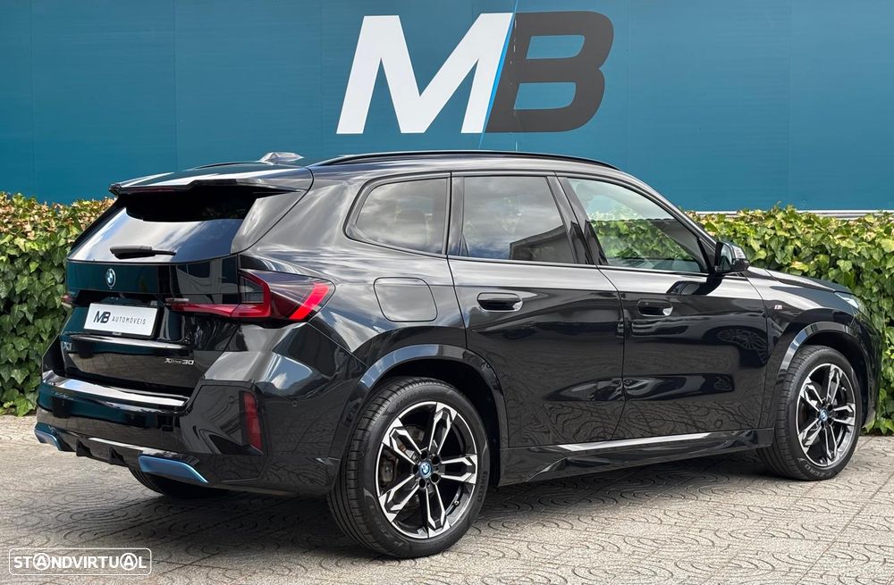 BMW iX1 xDrive30 M Sport Pack - 30