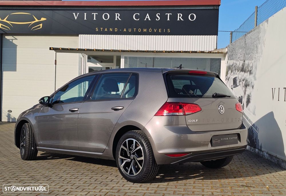 VW Golf 1.6 TDI Confortline - 4