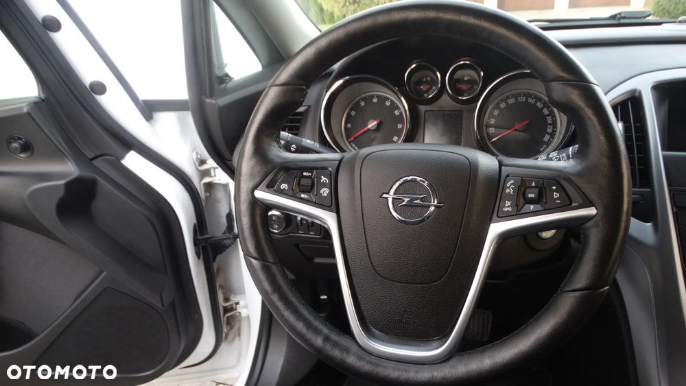 Opel Astra 1.4 Turbo Design Edition - 24