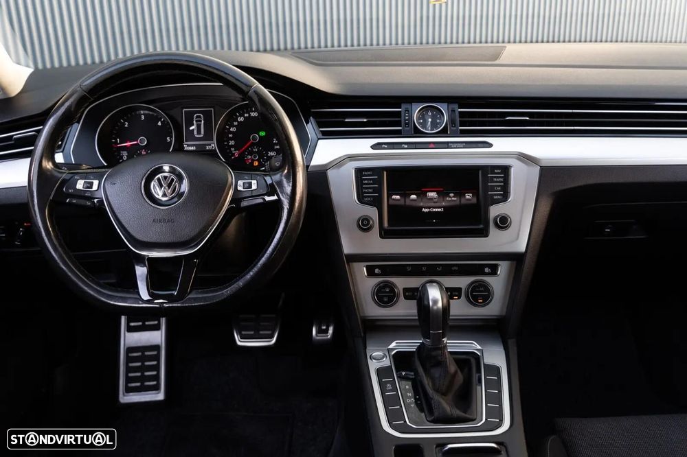 VW Passat Variant 1.6 TDI Confortline DSG - 11