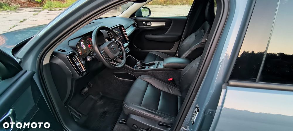 Volvo XC 40 T5 AWD Geartronic Momentum - 19
