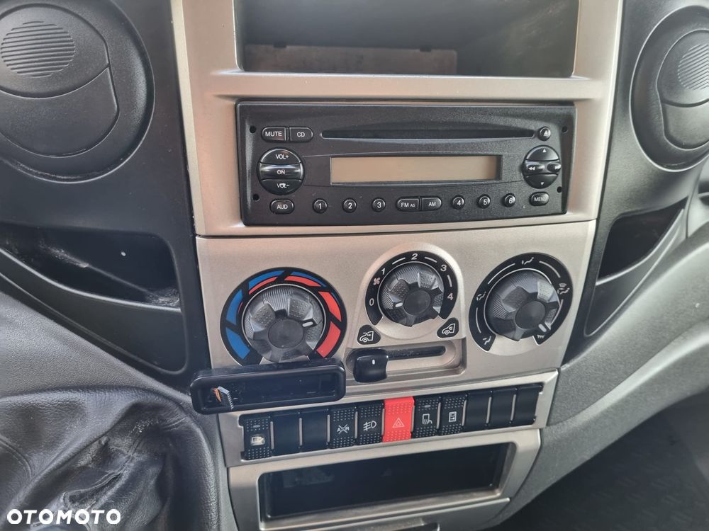 Iveco daily Super Stan tylko 300 tyś km - 17